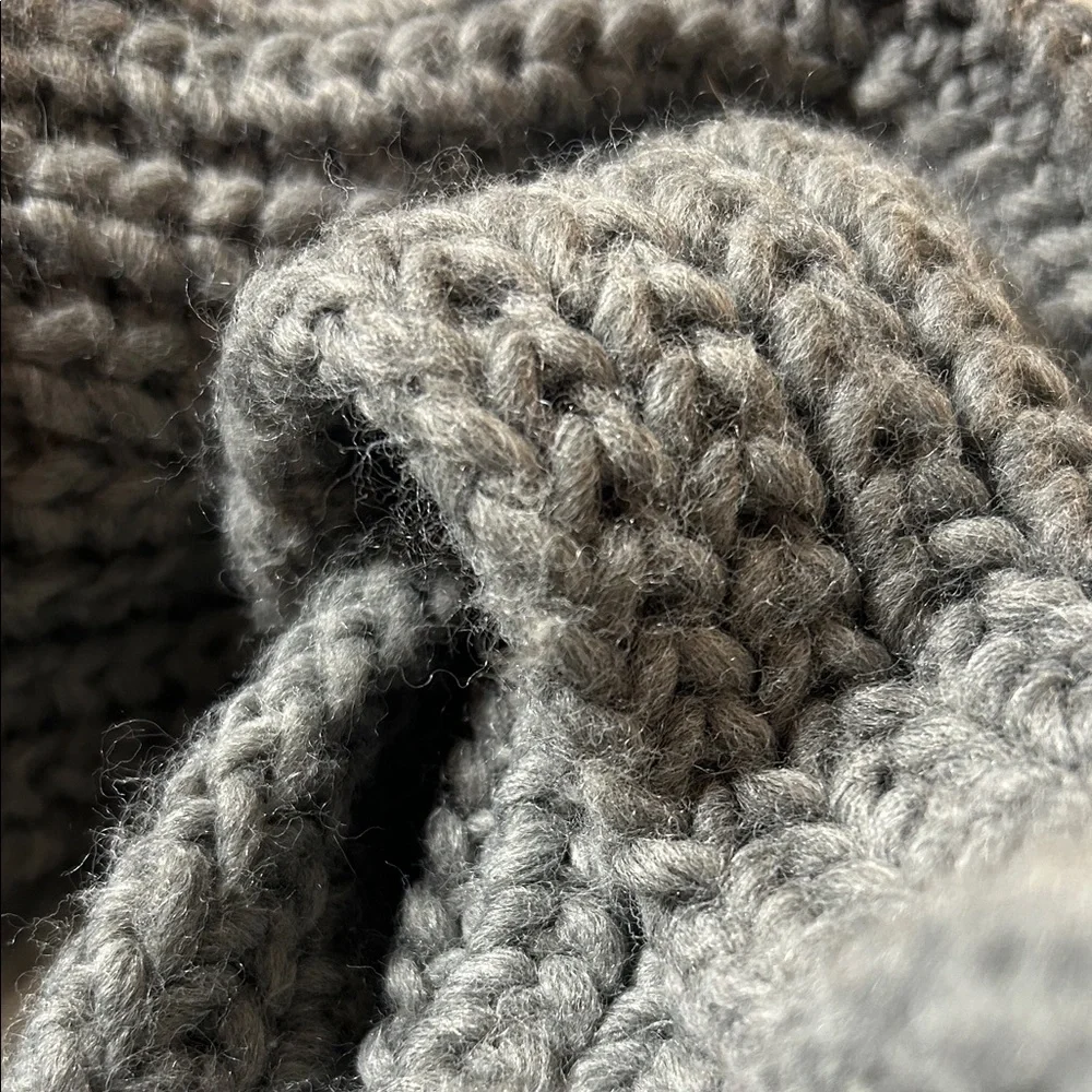 Abercrombie & Fitch Gray Chunky Knit Soft Scarf